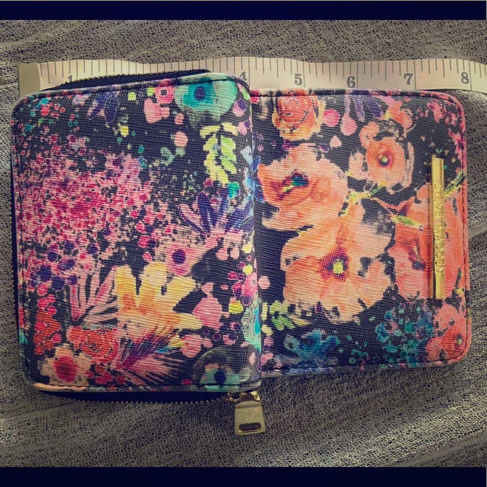 Steve Madden wallet